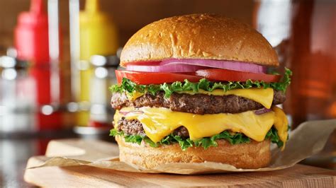 How to assemble the perfect burger .